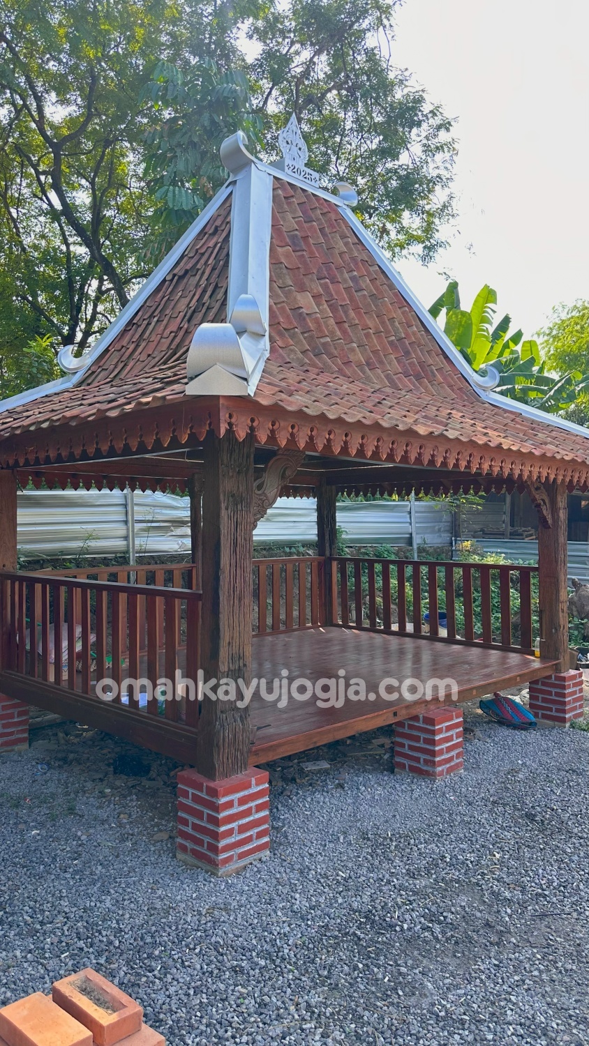 Gazebo Kayu